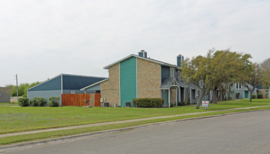 Parkside Townhomes in Portland, TX - Building Photo - Building Photo