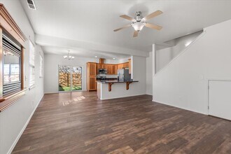 2350 Finch Ln in Medford, OR - Building Photo - Building Photo