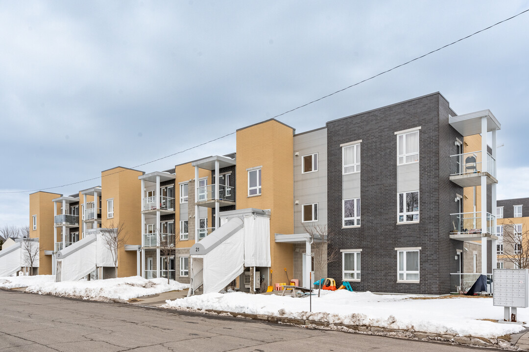 27 Fontenelle St in Lévis, QC - Building Photo