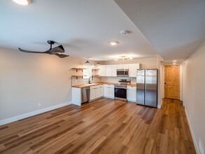 801 O Ave NW in Cedar Rapids, IA - Building Photo - Building Photo