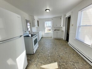 24 Eagle St in Torrington, CT - Building Photo - Building Photo