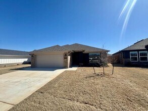 10512 NW 31st Pl in Yukon, OK - Building Photo - Building Photo