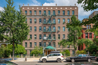 295 Washington Ave in Brooklyn, NY - Building Photo - Building Photo