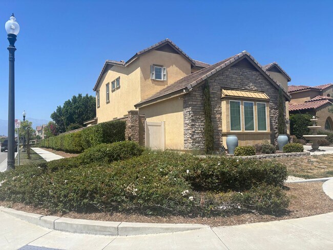 2735 Crown Ct in Ontario, CA - Building Photo - Building Photo