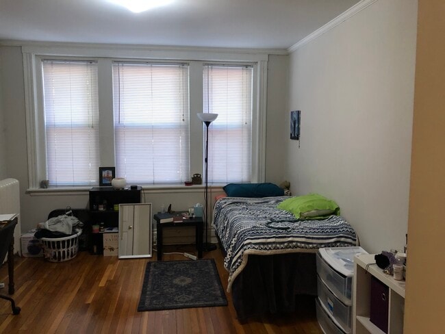 98 Strathmore Rd, Unit 2