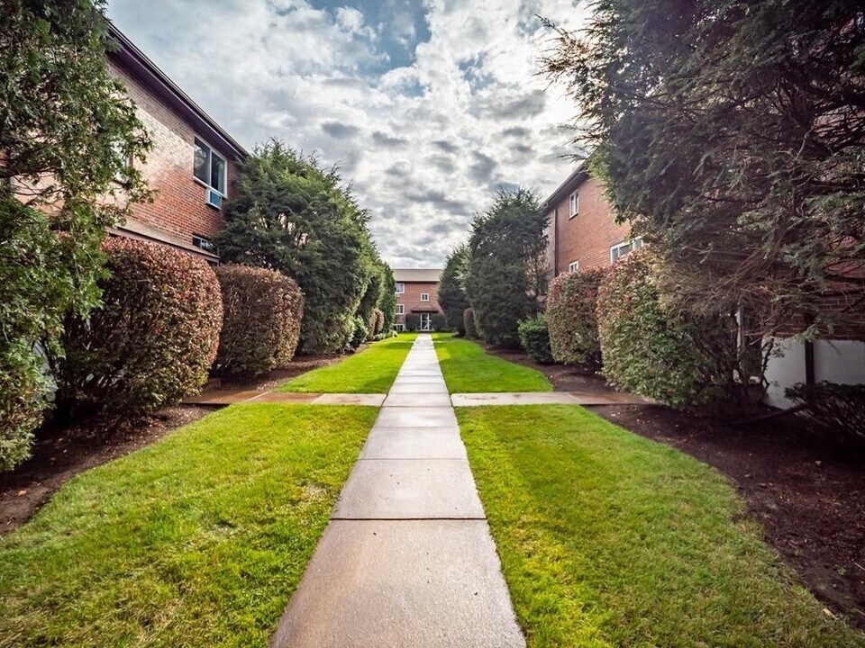 48 Bryon Rd in Boston, MA - Building Photo