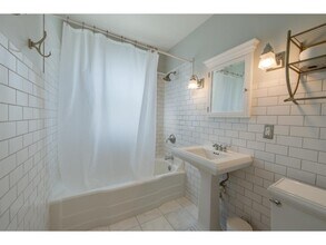 1674 St Clair Ave in St. Paul, MN - Building Photo - Building Photo