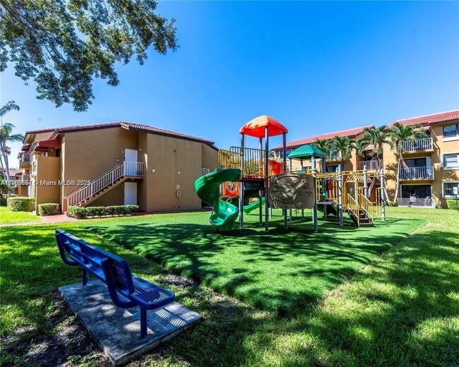 15620 SW 80th St in Miami, FL - Building Photo - Building Photo
