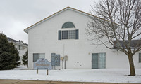 Badgerland Apartments in Janesville, WI - Building Photo - Building Photo