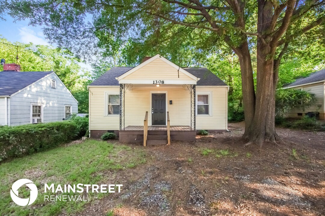 1308 Camp Greene St in Charlotte, NC - Building Photo