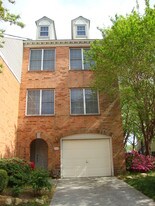 703 Todd Trail in Newport News, VA - Building Photo