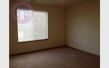 3625 NE 157th Ave, Unit B in Portland, OR - Foto de edificio - Building Photo