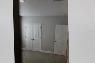 2518 Warren Acrs Blvd in Wesley Chapel, FL - Building Photo - Building Photo