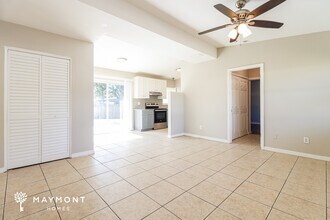 3290 Hillsdale Ave in Largo, FL - Foto de edificio - Building Photo