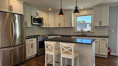 75 Florence Ave in Milford, CT - Building Photo - Building Photo