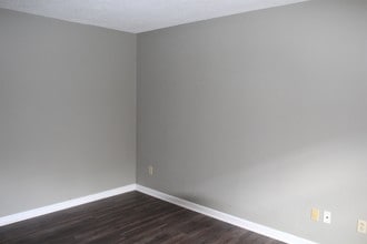 2324 Jim Stokes Ct in Albany, GA - Building Photo - Building Photo