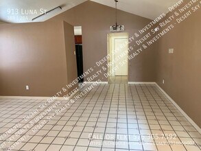 913 Luna St in Las Cruces, NM - Building Photo - Building Photo