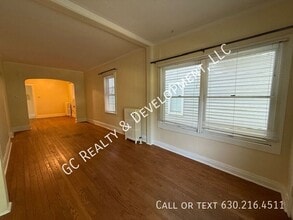2415 Hastings Ave in Evanston, IL - Building Photo - Building Photo