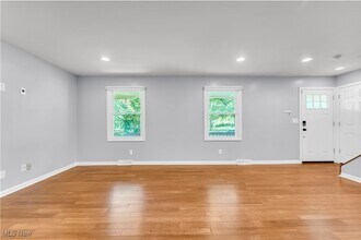 33555 Wagon Wheel Dr in Solon, OH - Building Photo - Building Photo