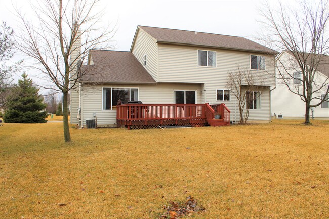 4141 Crystal Creek Dr in Ypsilanti, MI - Foto de edificio - Building Photo