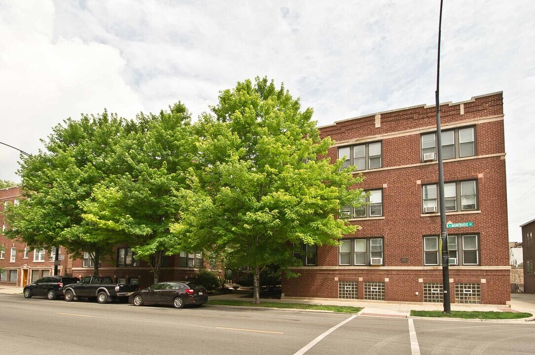 2100 W Montrose Ave in Chicago, IL - Building Photo