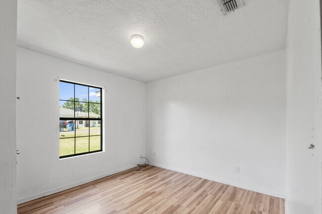 195 Summer Breeze St in Rusk, TX - Building Photo - Building Photo