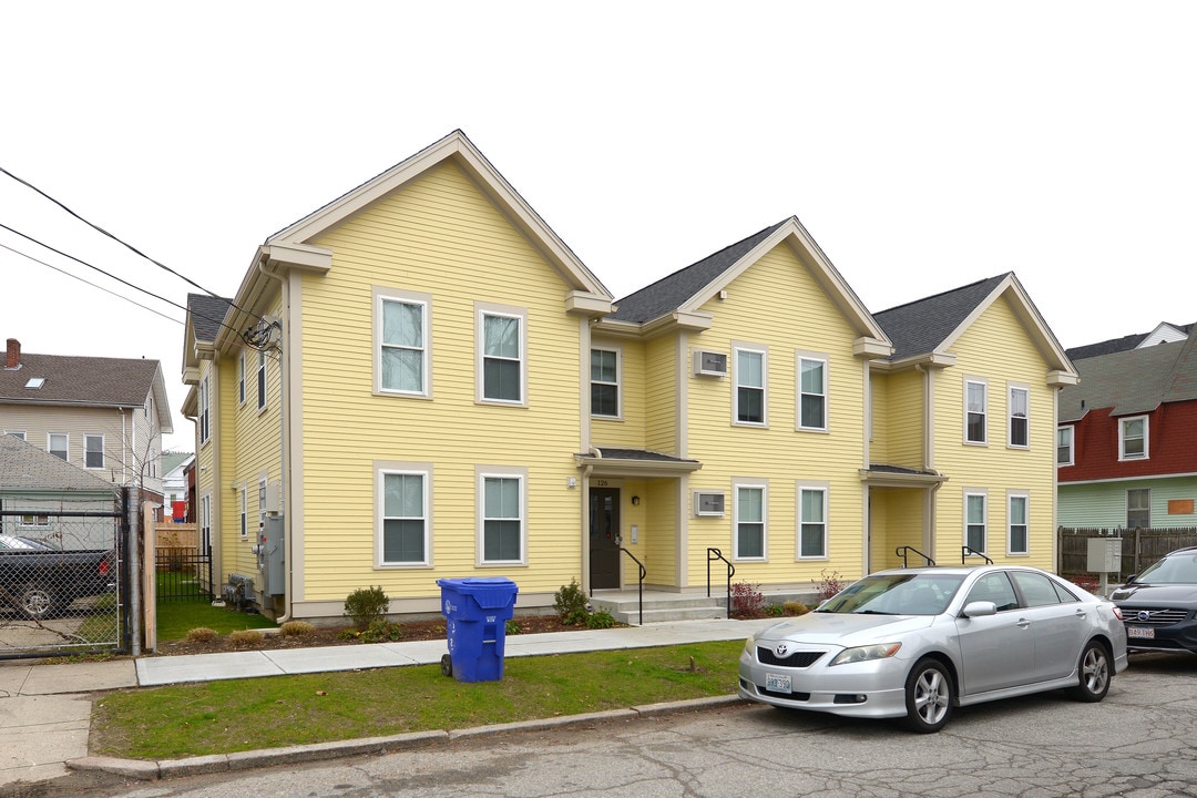 Phoenix Renaissance Apartments in Providence, RI - Building Photo