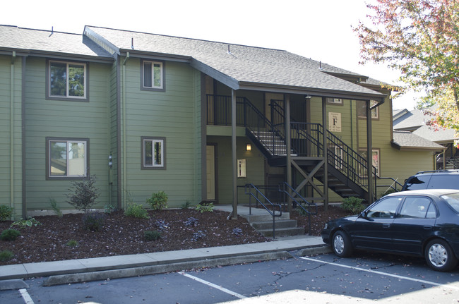 Montebello Apartments in Wilsonville, OR - Building Photo - Building Photo