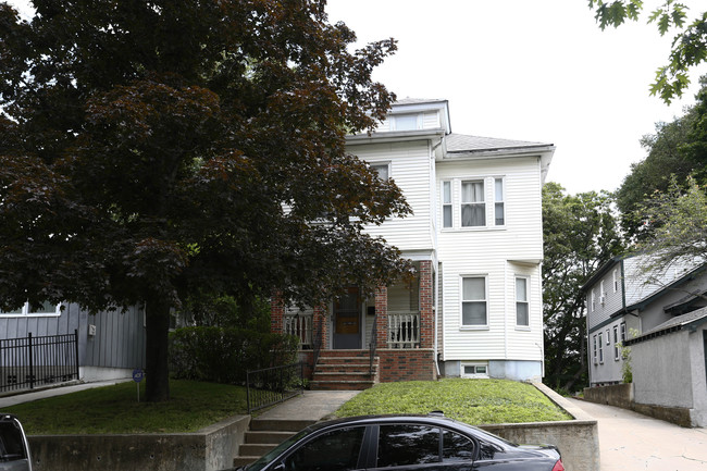 131 Nottinghill Rd in Brighton, MA - Foto de edificio - Building Photo