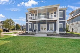 11 Great Lp W Dr in Ottawa, IL - Building Photo