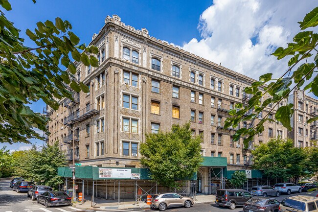 884 Riverside Dr in New York, NY - Building Photo - Building Photo