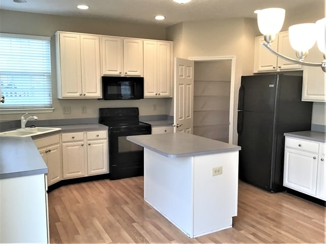 1247 Turfway Dr in Avon, IN - Foto de edificio - Building Photo