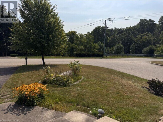 545 Woolwich Pl in Waterloo, ON - Building Photo - Building Photo