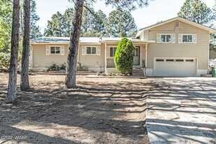 580 N 9th Dr in Show Low, AZ - Building Photo