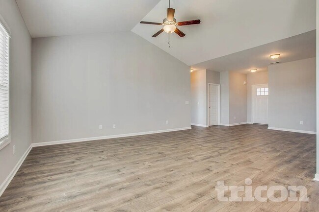 901 Stokewood Pl in Spring Hill, TN - Building Photo - Building Photo