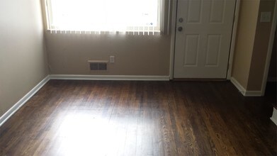 5788 Arborwood Dr-Unit -B in Columbus, OH - Foto de edificio - Building Photo