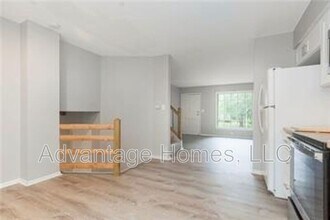 1423 E Haven Ln in Olathe, KS - Building Photo - Building Photo