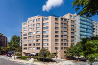 Carriage House in Washington, DC - Foto de edificio - Building Photo