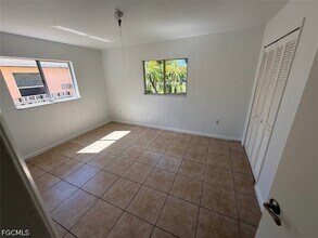 537 SE 6th Pl in Cape Coral, FL - Building Photo - Building Photo