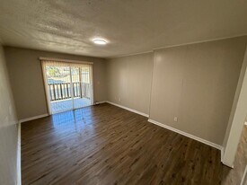 136 Cotton Top Ct, Unit D in Spartanburg, SC - Building Photo