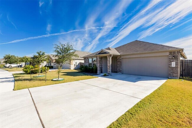 730 Carol Dr in Hutto, TX - Foto de edificio - Building Photo