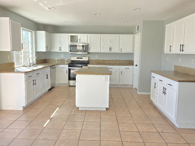 36462 Florence Ct in Palmdale, CA - Building Photo - Building Photo