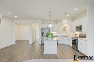 9829 Grey Sands St in Las Vegas, NV - Building Photo - Building Photo