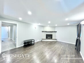 375 Lakeview Dr in Waterloo, ON - Building Photo - Building Photo