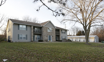 Hidden Oaks Apartments in Peoria, IL - Building Photo - Building Photo