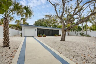 1116 Westway Dr in Sarasota, FL - Building Photo - Building Photo