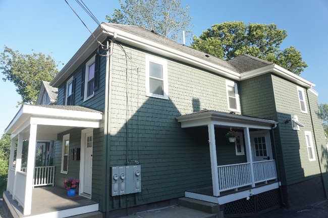 96 Bridge St