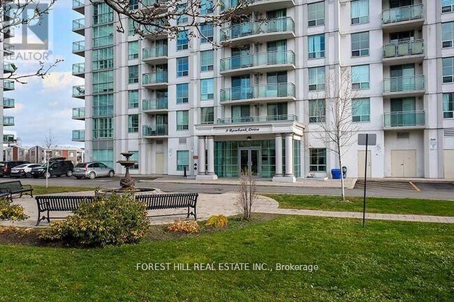 8 Rosebank Dr in Toronto, ON - Building Photo - Building Photo