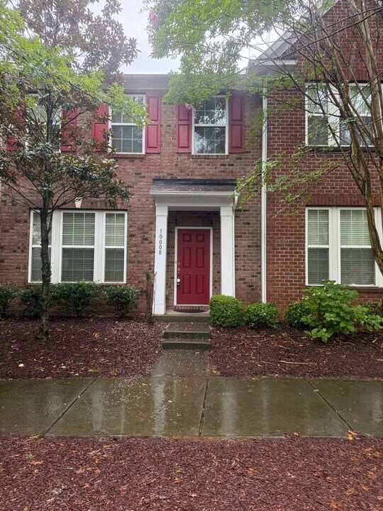 10008 Juniper Trace Drive in Charlotte, NC - Building Photo