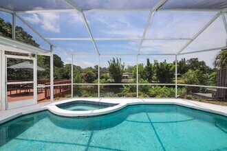 2732 Valencia Dr in Sarasota, FL - Building Photo - Building Photo